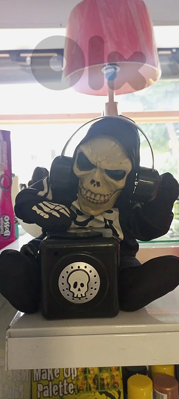 Halloween skull decoration