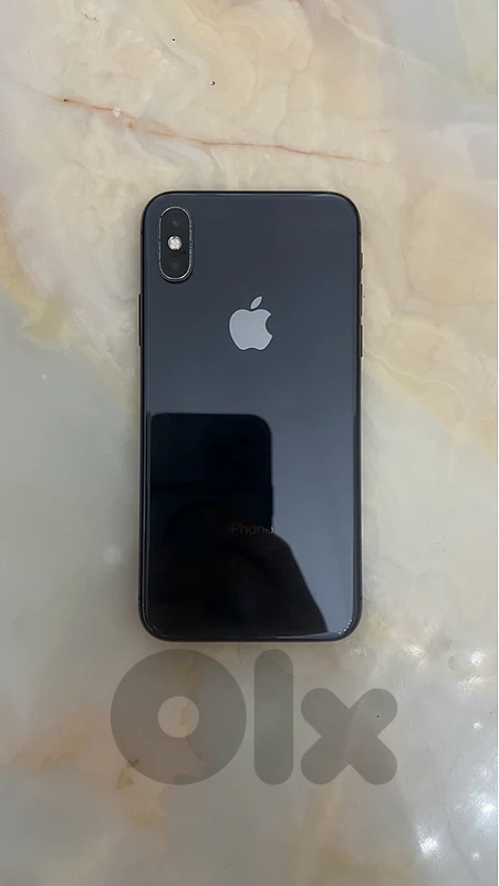 iPhone X 256GB – Very Clean – Face ID Working + 9 Covers