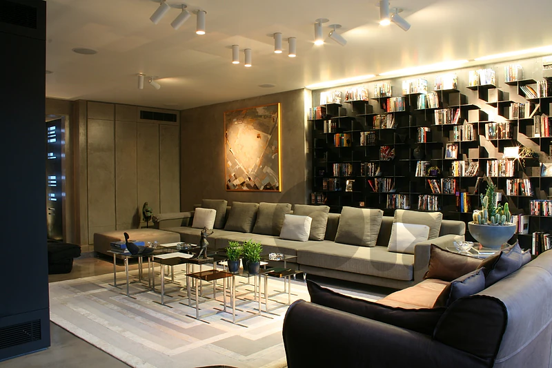 Ain El Mreisseh High-End Designer Apartment | 160 m²