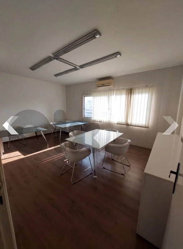 Office for rent in Dekwenehمكتب للايجار في الدكوانة