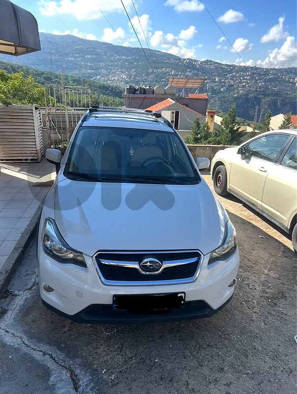 Subaru XV 2014 limited , rear camera sensors , sunroof , leather seats