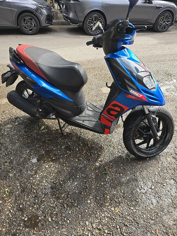 aprilia sr150