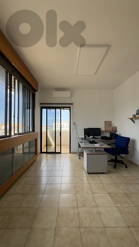 OFFICE FOR SALE IN ZALKA - HIGHWAY