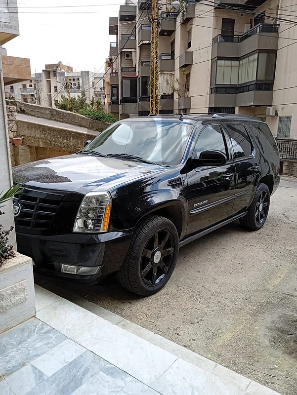 Cadillac Escalade 2011 standard SUV