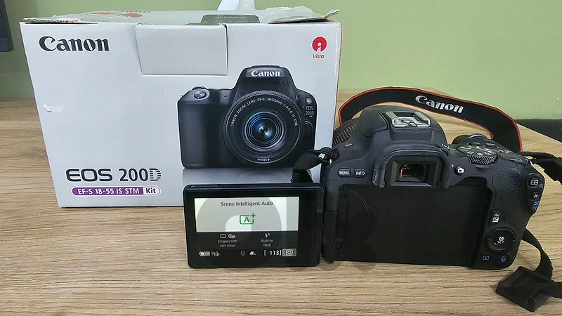 very clean camera 200D canon whatsapp  70115455