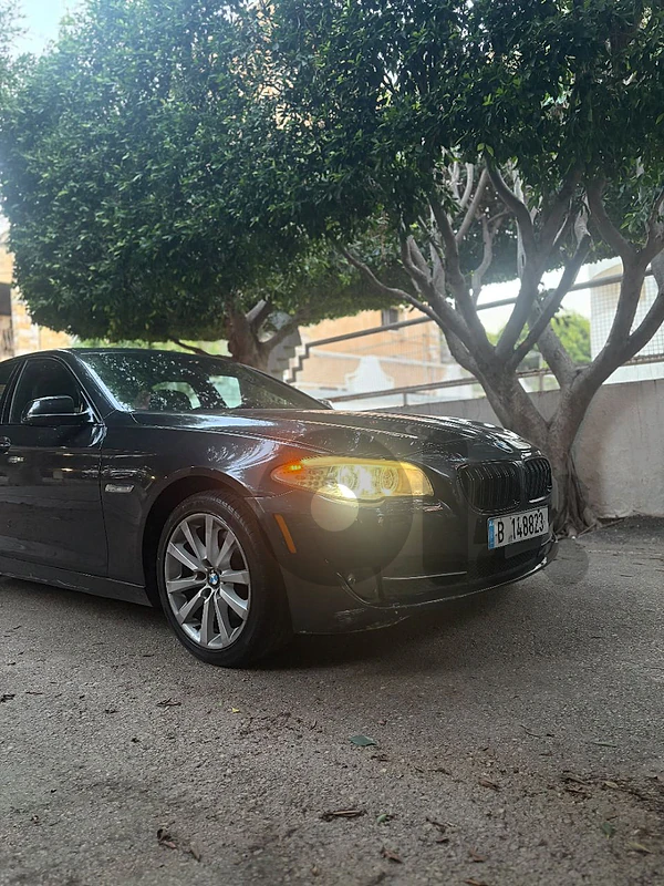 BMW 5-Series 2011 f10 528i 2011 clean