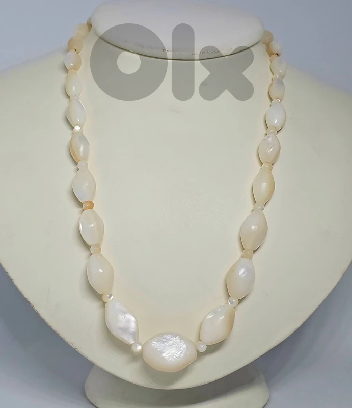 20$ genuine mother of pearl old necklace as as gift
