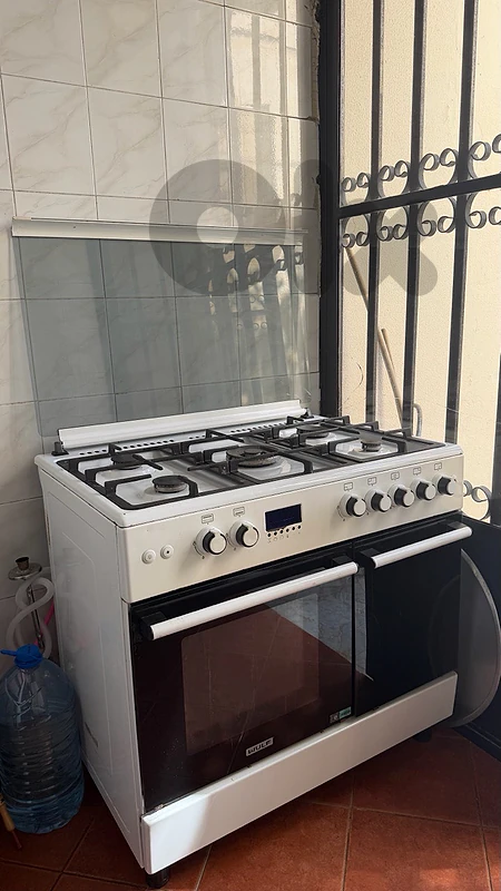 WOLF Gas Cooker with Oven – Good Used Condition