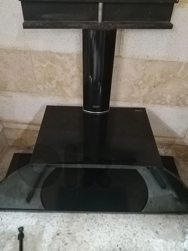 طاولة تلفزيون