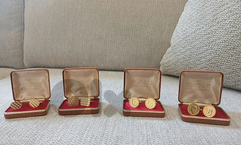 Gold plated 22 CT shirt buttons
Since 1960
4 Boxes price 50 $ Gold plated 22 CT shirt buttons
Since 1960
4 Boxes price 50 $