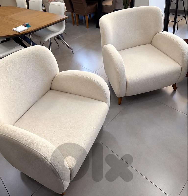 Set of 2 Cream Upholstered Armchairs