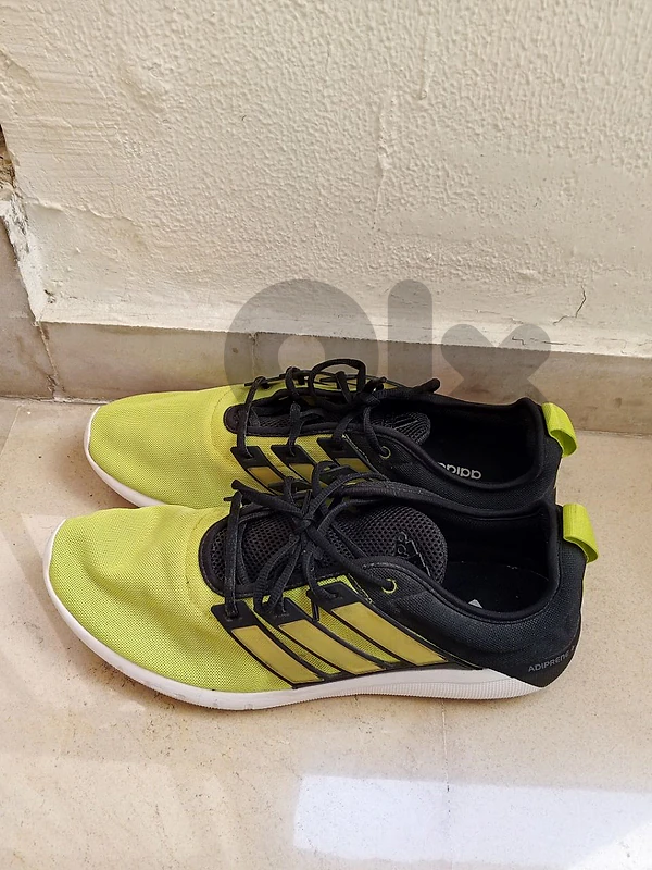 أسبدرين رجالي للبيع ماركة Adidas Original شبه جديد قياس 45-46 السعر50$
