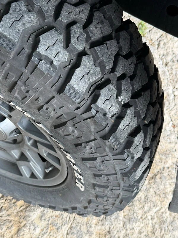 Comforser CF3300, LT295/70R17