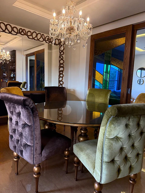Full dining room