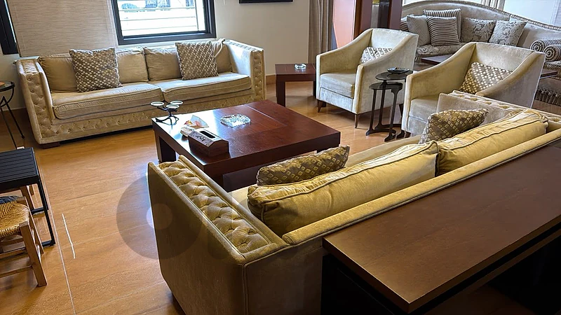 Full living room