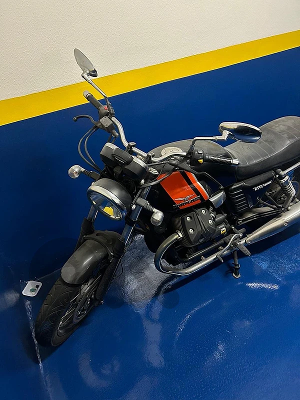 2015 Moto Guzzi V7 II Special – $6,000