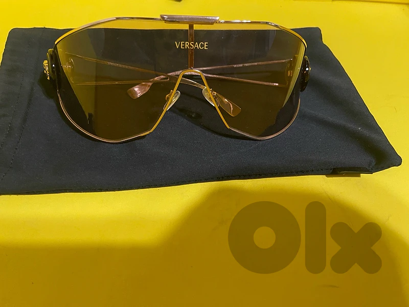 VERSACE sunglasses mint condition