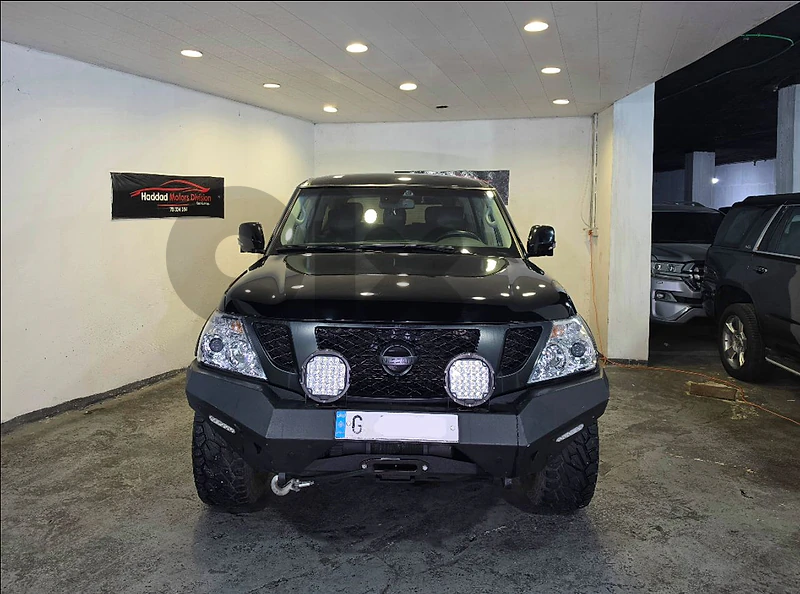 2010 Nissan Patrol Platinum Off-Road Package Black/Black Like New! 2010 Nissan Patrol Platinum Off-Road Package Black/Black Like New!