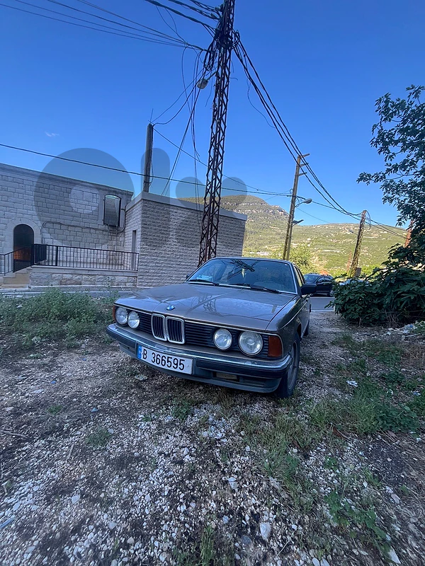 BMW 7-Series 1986 735i