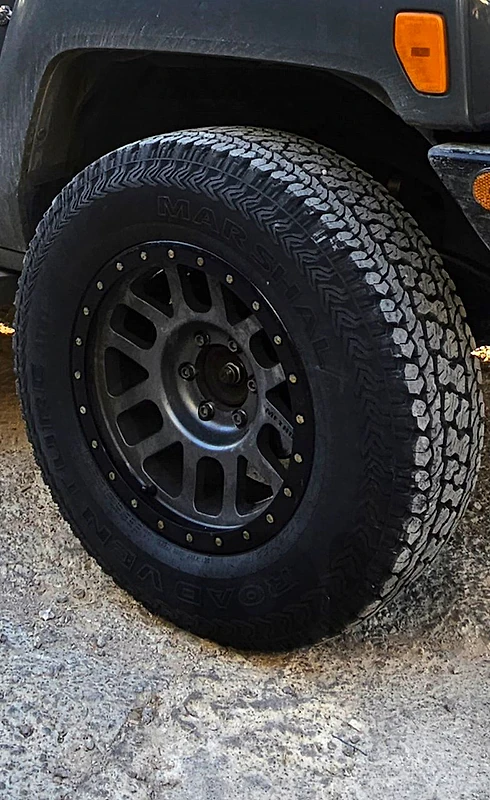 33 inch Method race wheels + Tyres