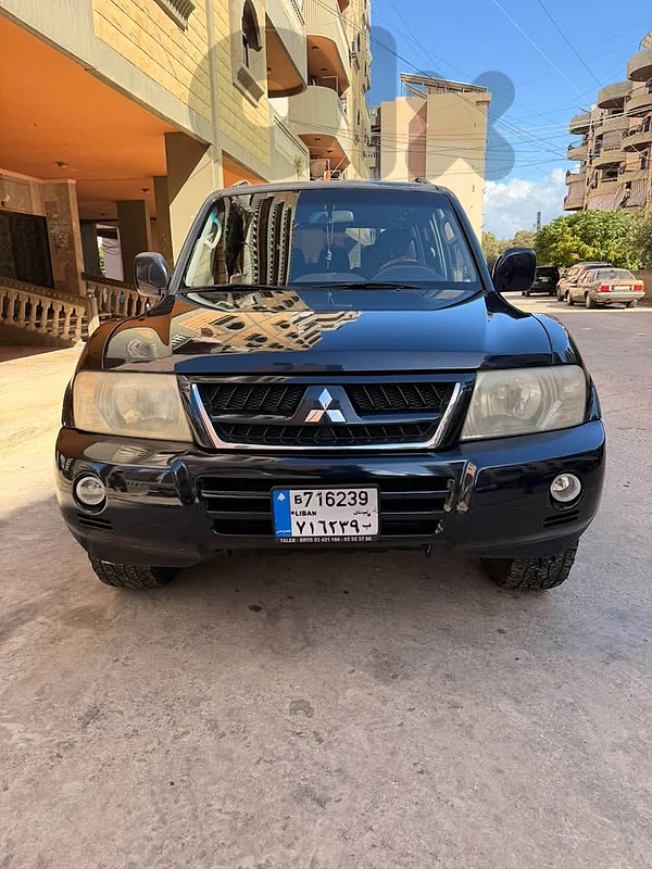 Mitsubishi Montero 2003