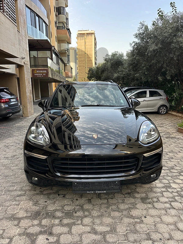 Porsche Cayenne 2016 black on black Porsche Cayenne 2016 black on black