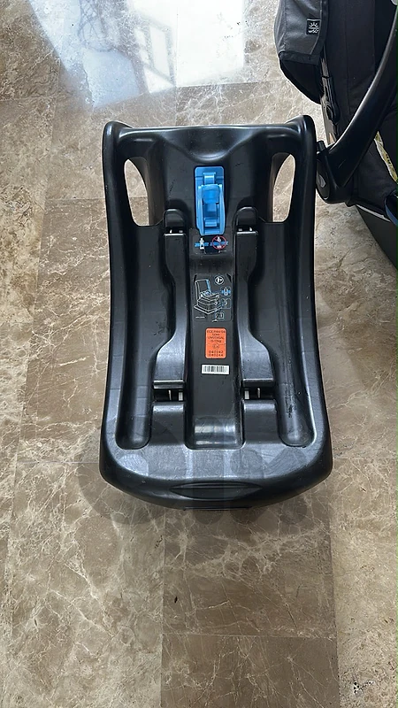 carseat with base