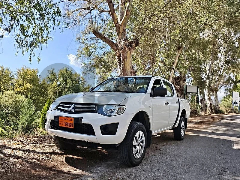 Mitsubushi L200 2015