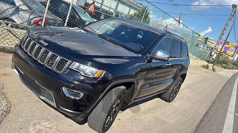 Grand Cherokee laredo 2020