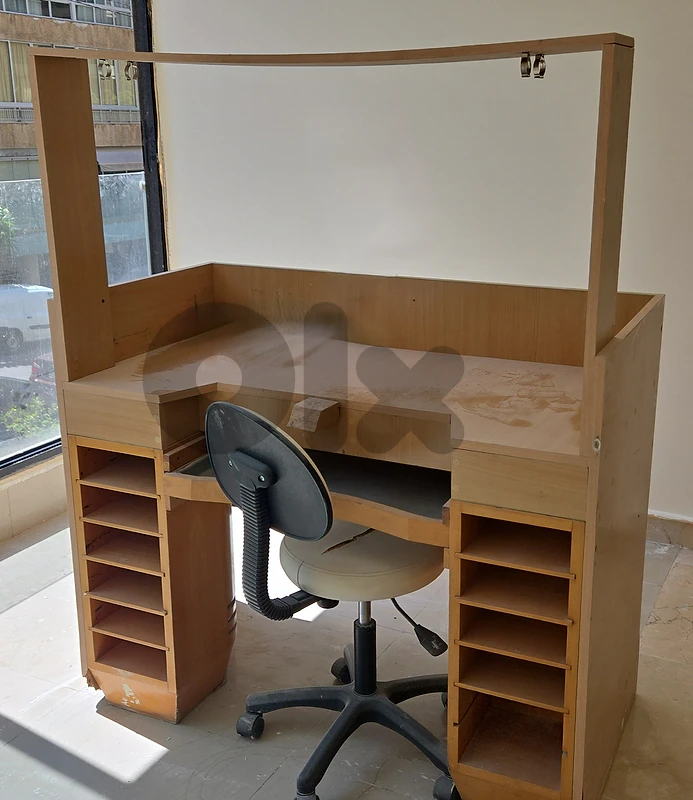 Goldsmith - Sedaji / Setting - Mrakkbeti Work Table & Chair