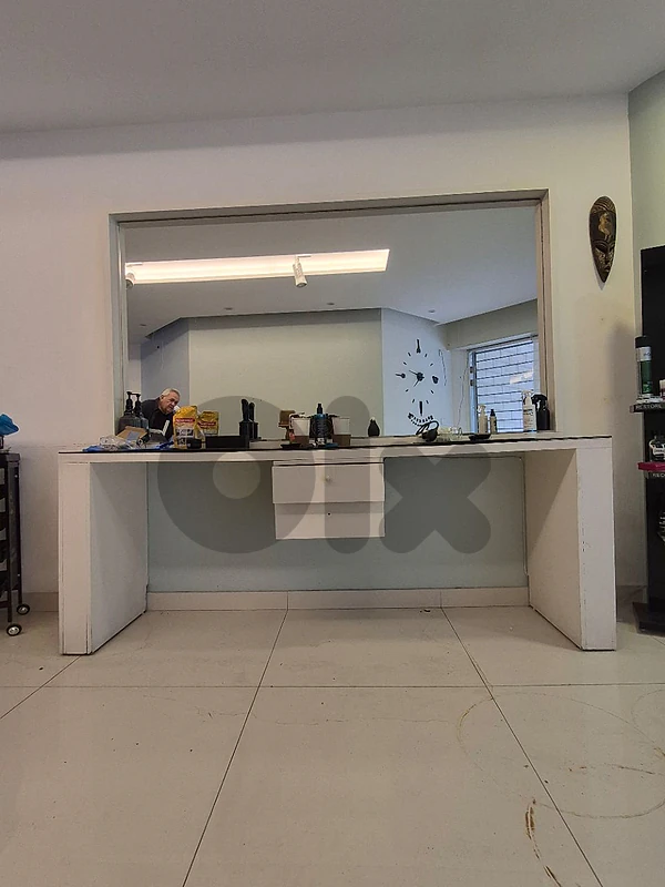 hairdresser table with mirror