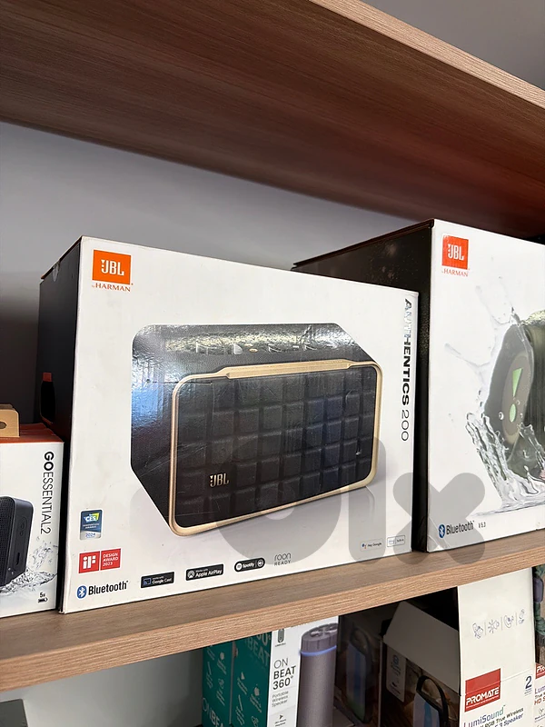 JBL Authentics200