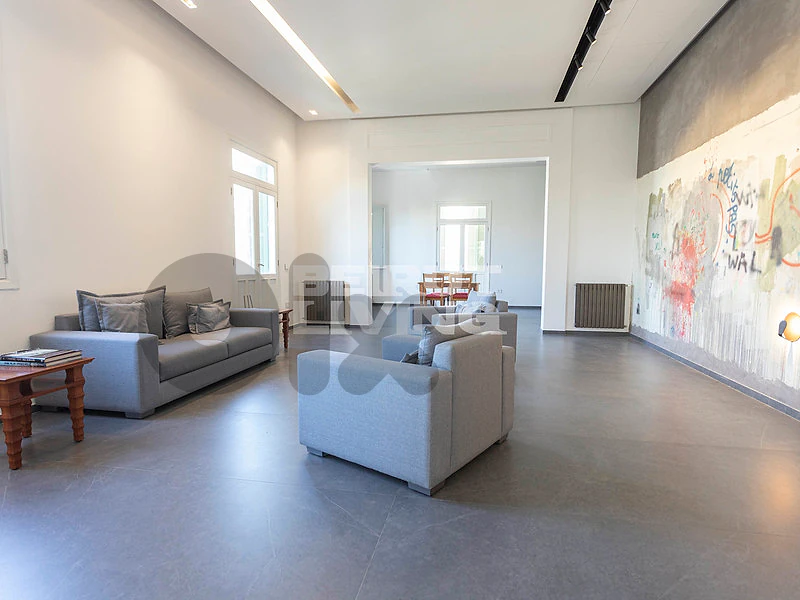 Modern | Luxurious Apartment | High Ceiling | View