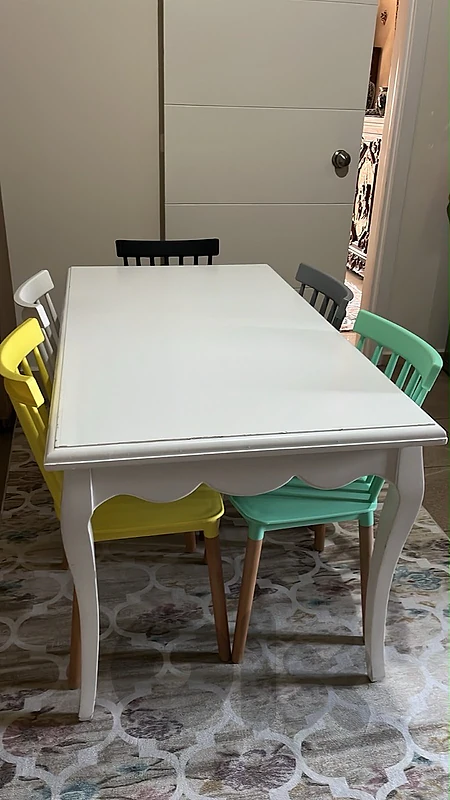 Kitchen Table with 5 chairs
