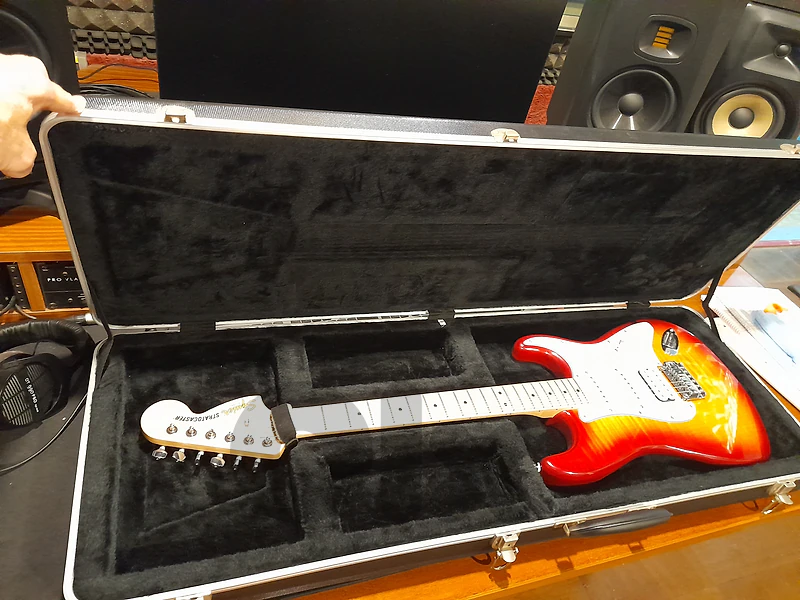 Squier Affinity Series Stratocaster FMT HSS