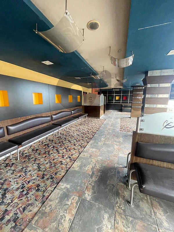 Showroom / Shop  for sale in Hazmieh.