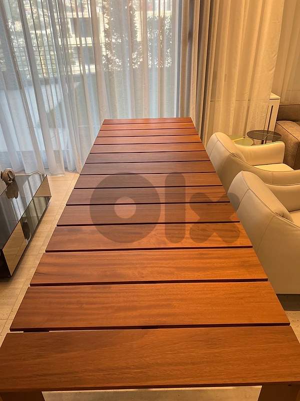 outdoor dinning table