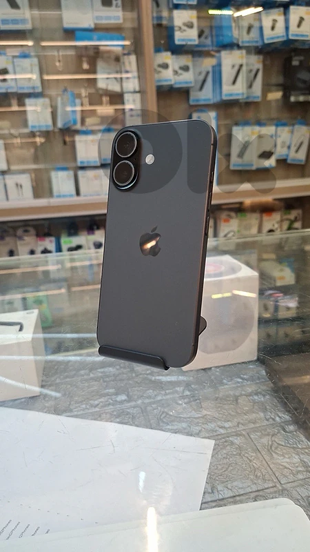 Used iphone 17 256gb esim  only  Warranty:25/10/2026 309 cycle