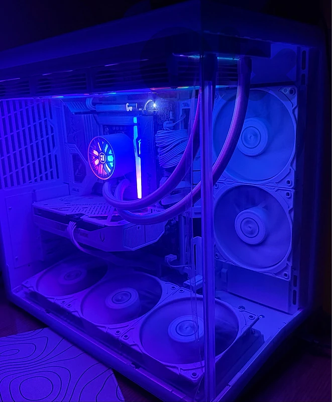 White Gaming PC RTX 5060 Ti 16GB | Core Ultra 5 Liquid Cooling