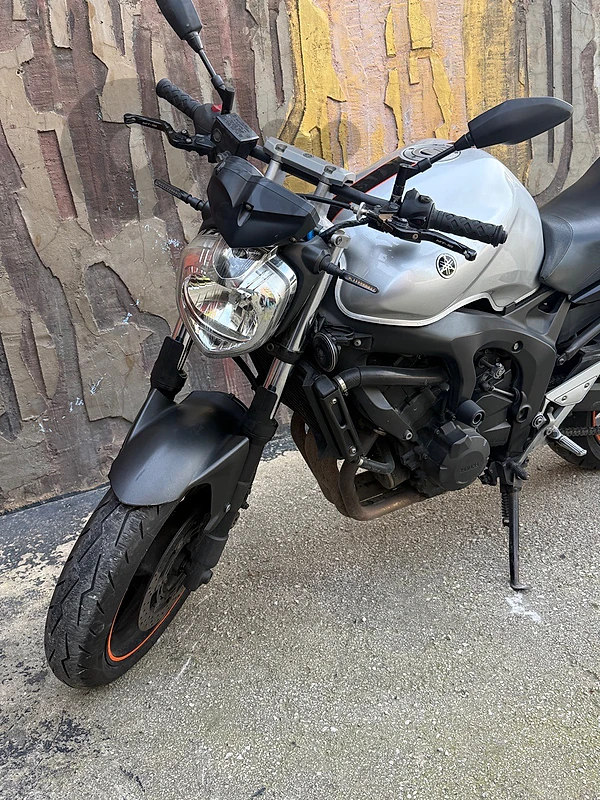 yamaha fzr600r 2025