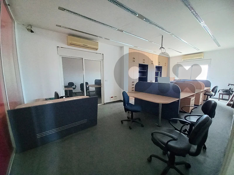 Spacious Office for Sale in Jdeideh مكتب واسع للبيع في الجديدة