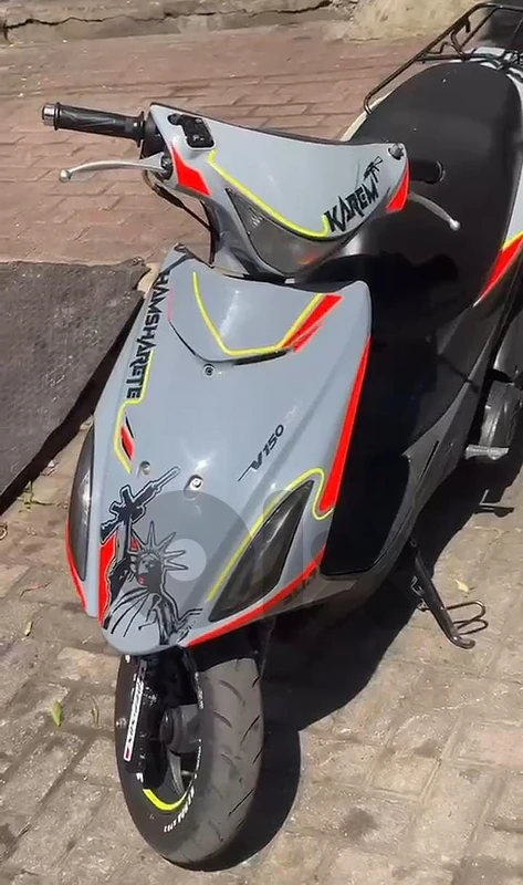 v150 azzo