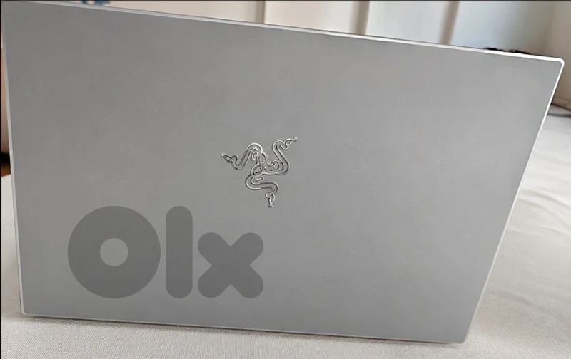 Razer Blade 15 Silver | 4K Ultra HD | Core i7 / 16GB RAM / 512GB SSD