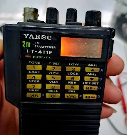 Yaesu base FT212 and handy FT411 vintage with antennas