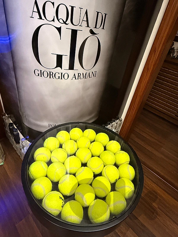 tennis corner table