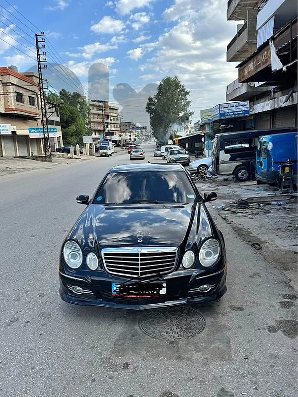 Mercedes e200	2008
