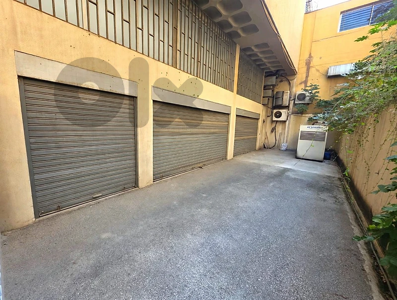 Showroom for sale in Horch Tabetصالة للبيع في حرج تابت Showroom for sale in Horch Tabetصالة للبيع في حرج تابت