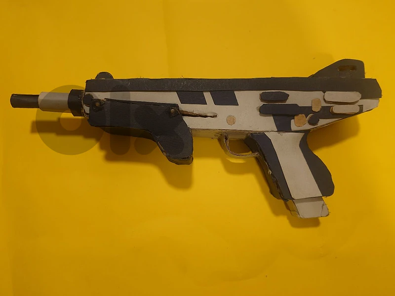 MAG-7 hand made cardboard design gun