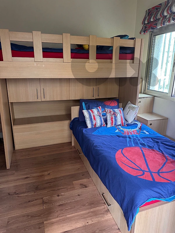 bedroom for sale - very good condition