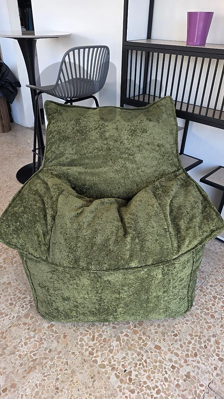 بوف قماش مريح جدا.    Pouf tissue very confortable